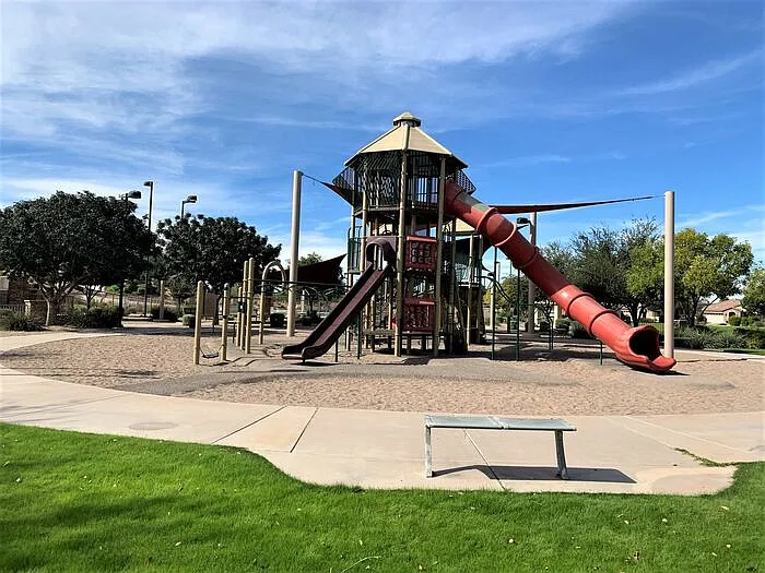 2377 E Alonso Dr — Photo 10
