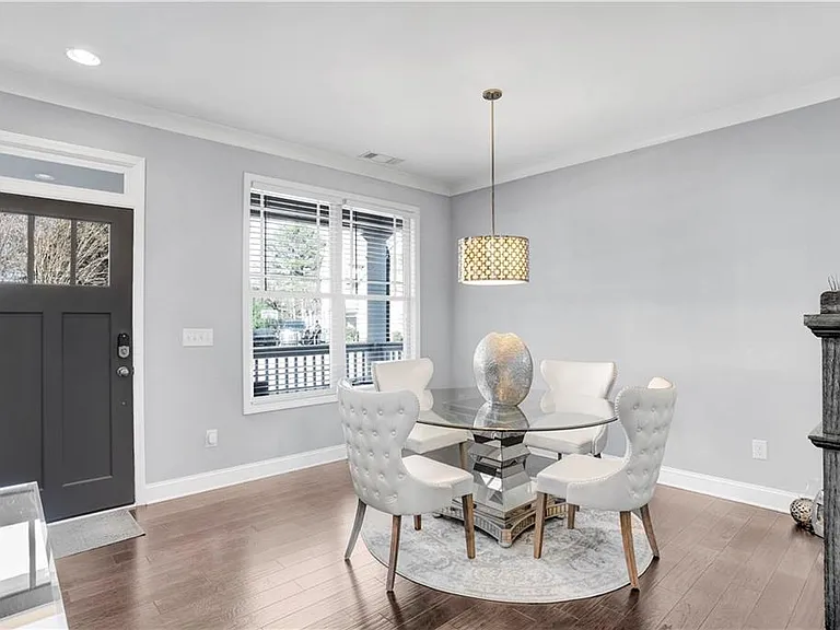 1395 Marion St SE — Photo 3