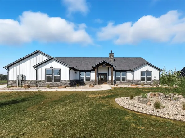 835 Club Lake Rd, Whitesboro, TX 76273