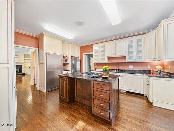 5th image of 113 Covington Pl