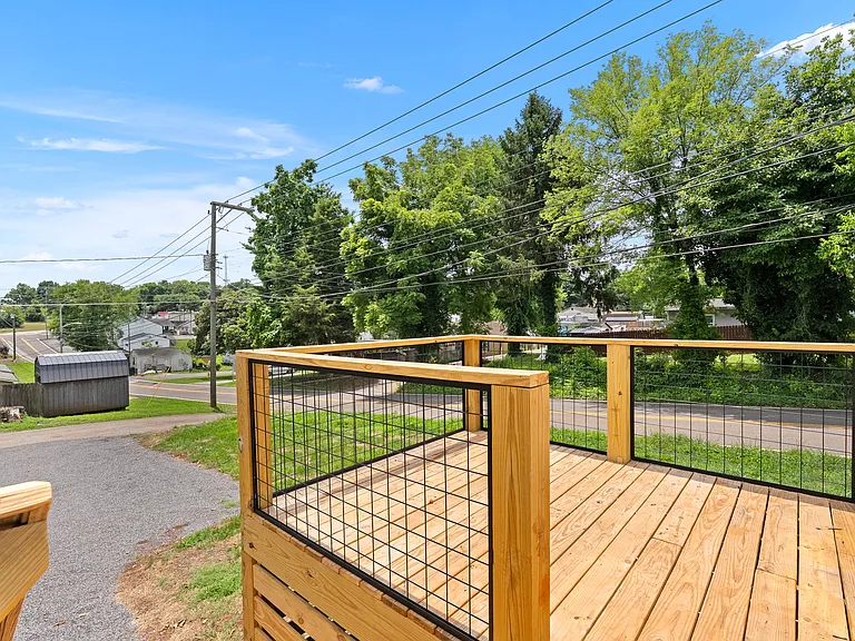726 Belleaire Ave — Photo 4