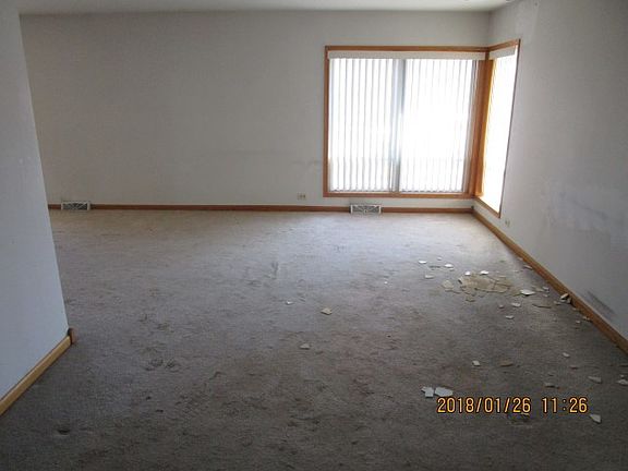 2nd image of 9536 S Claremont Ave