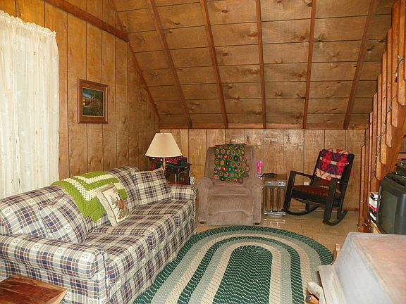 5th image of 2652 Highland Dr