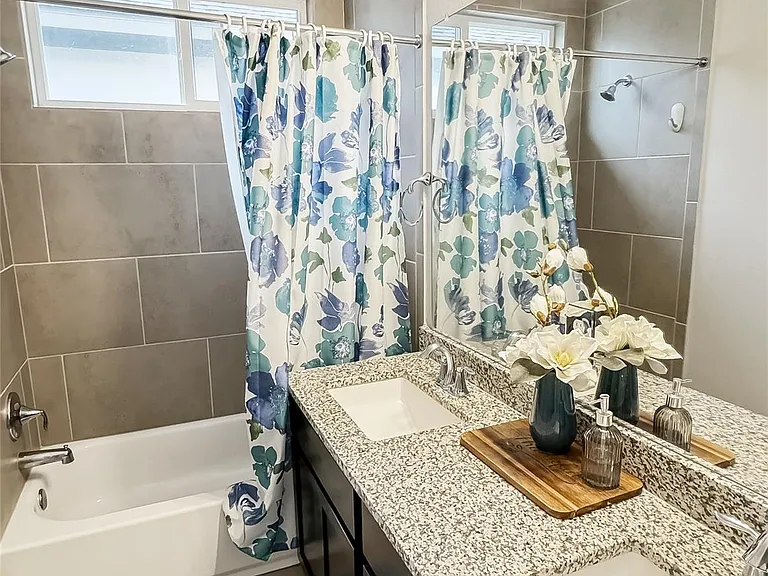 1208 Westborough Ln — Photo 11