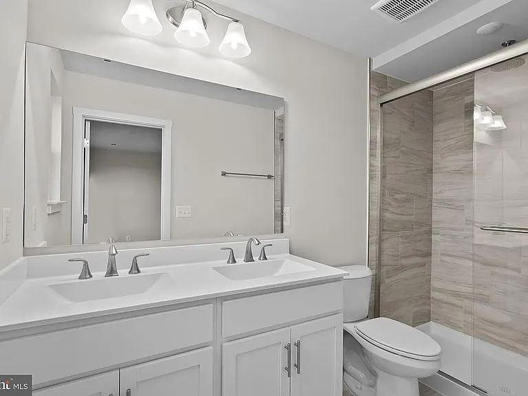319 Huntwell West Blvd — Photo 3