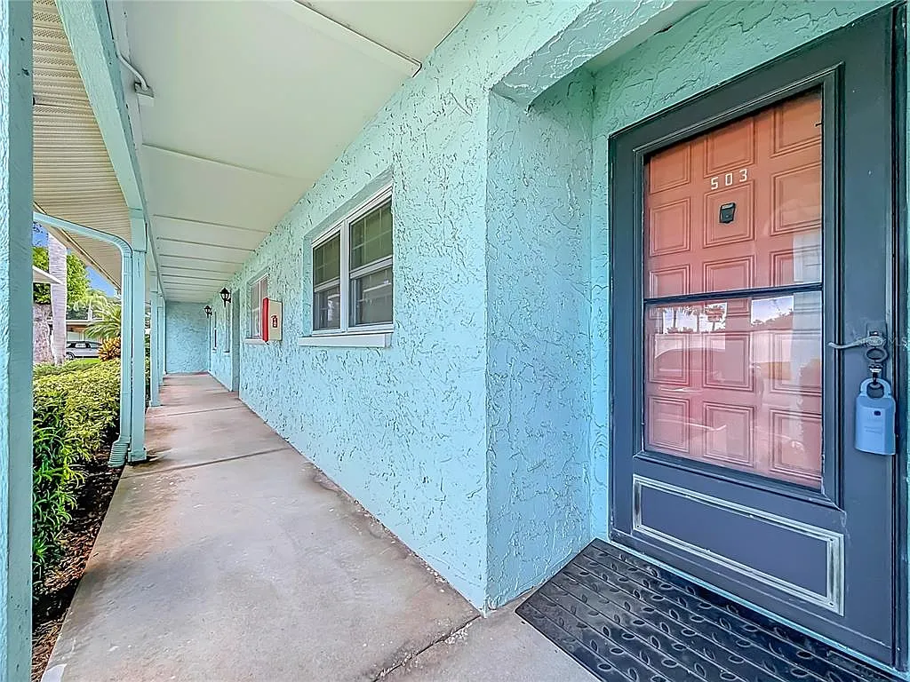 2 bed, 2.0 bath, 935 sqft, $1,550 — Photo 3