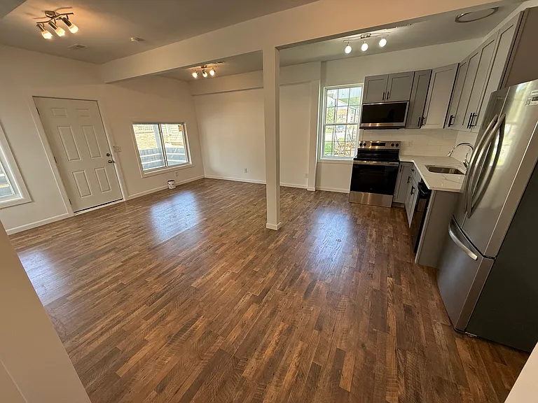 234 S Ewing St — Photo 4
