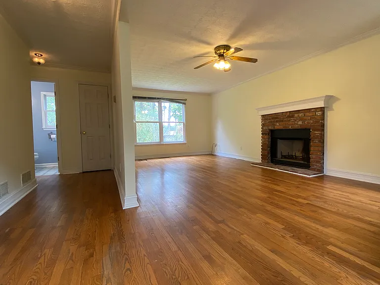 1188 Westchester Dr — Photo 14