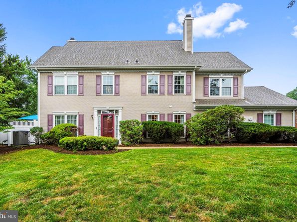 412 Pebble Creek Ct