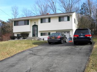 4 Midland Ct, Monroe, NY 10950