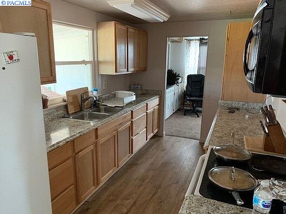 3rd image of 3110 W 23rd Ave
