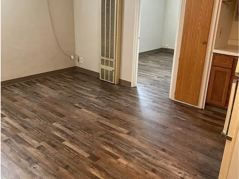 605 W University Ave — Photo 5