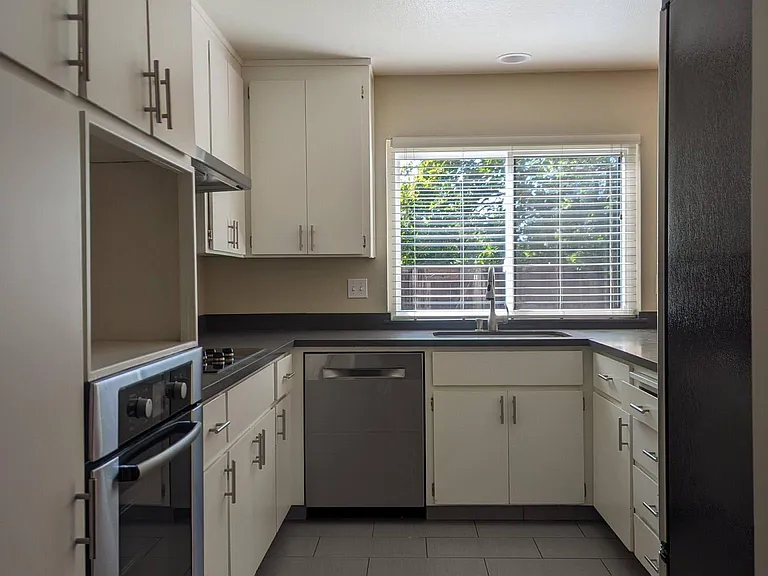 620 Willowgate St #3 — Photo 8