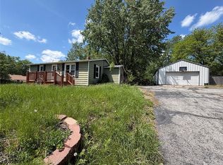 232 S County Line Rd, Windsor, MO 65360