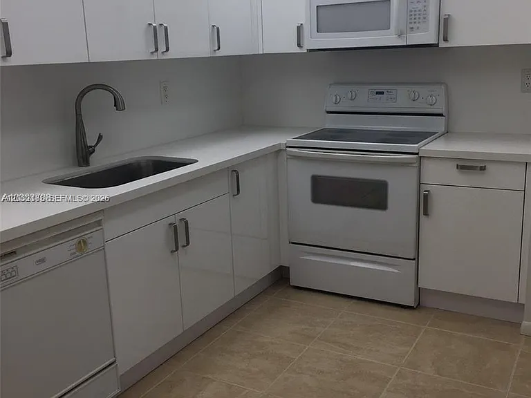 9341 Collins Ave #1006 — Photo 7