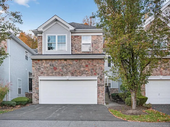 221 Woodlands Drive, Tuxedo Park, NY 10987