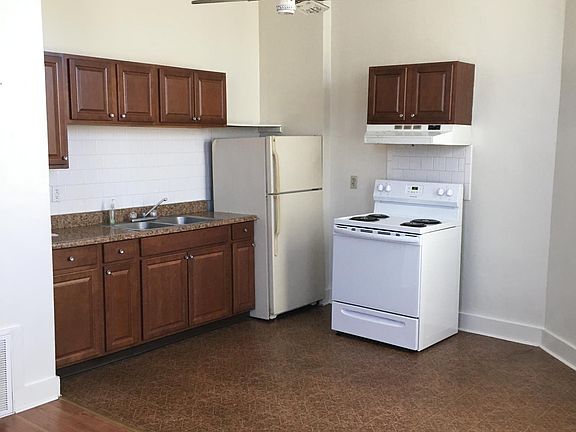 5th image of 402 N Upper St