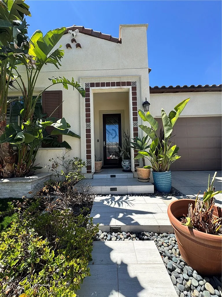 3 bed, 1946 sqft, $4,250 — Photo 2
