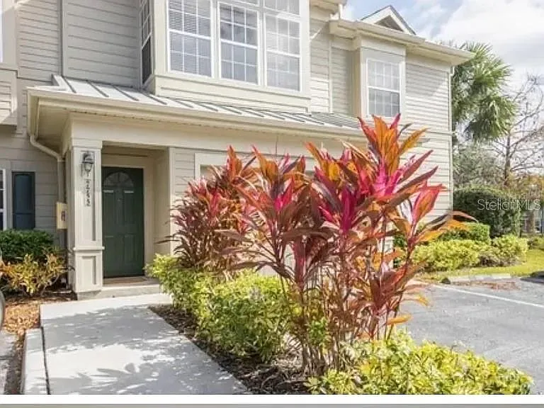 3 bed, 2.5 bath, 1282 sqft, $2,600 — Photo 2