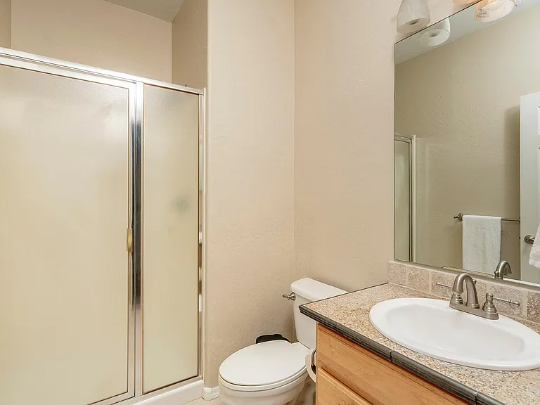 4506 E Robin Ln — Photo 15