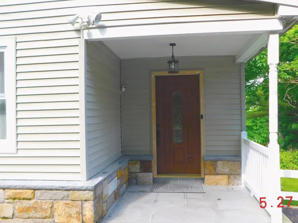 (undisclosed Address), New Fairfield, CT 06812