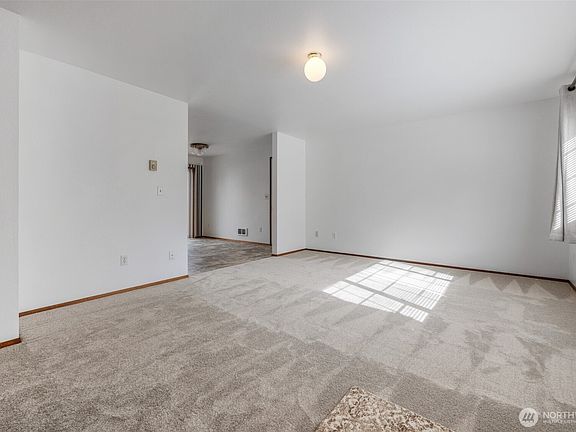 4th image of 27203 Church Creek Loop NW
