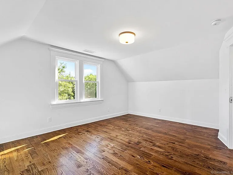 954 Elm St #3 — Photo 14