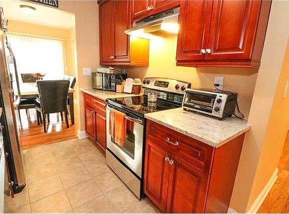 3rd image of 38 Kennedy Dr Unit 38
