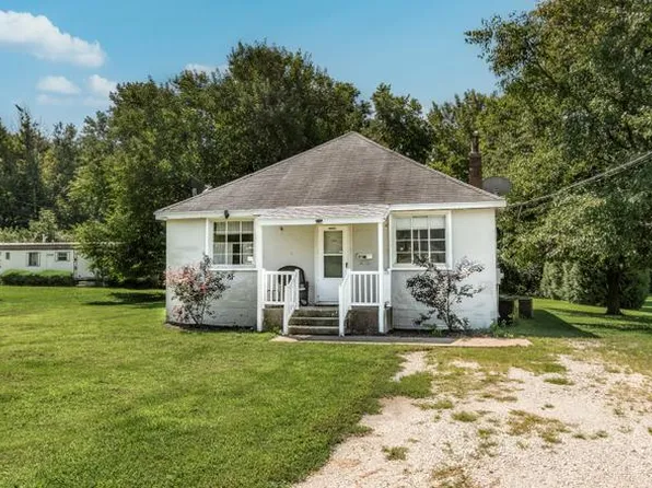 315 W 3rd St, Streator, IL 61364