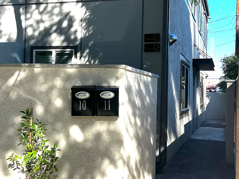 6744 Orizaba Ave #10 — Photo 2