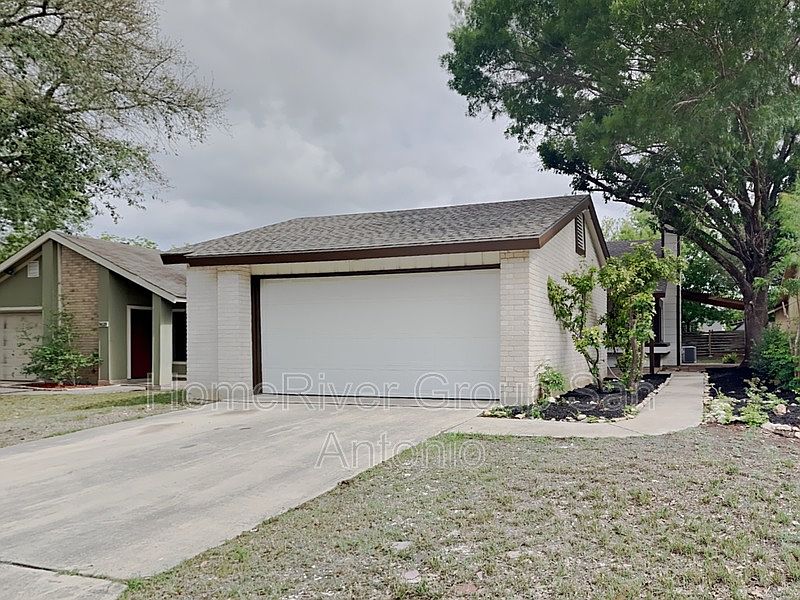 1st image of 9627 Ivy Bend St