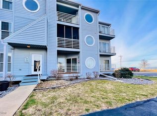 302 Clinton Reef Dr #302, Pt Clinton, OH 43452