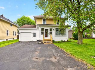 462 Crossfield Rd, Rochester, NY 14609