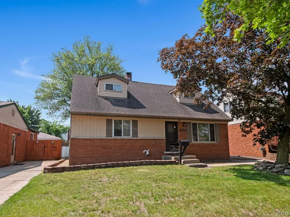 37649 Castle Dr, Romulus, MI 48174