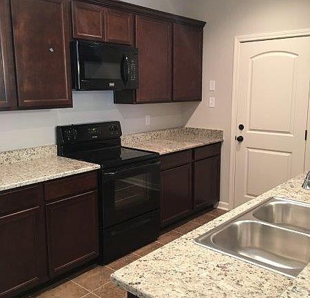 5th image of 411 Cypress Garden Dr