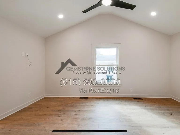 217 Oxford Dr — Photo 9