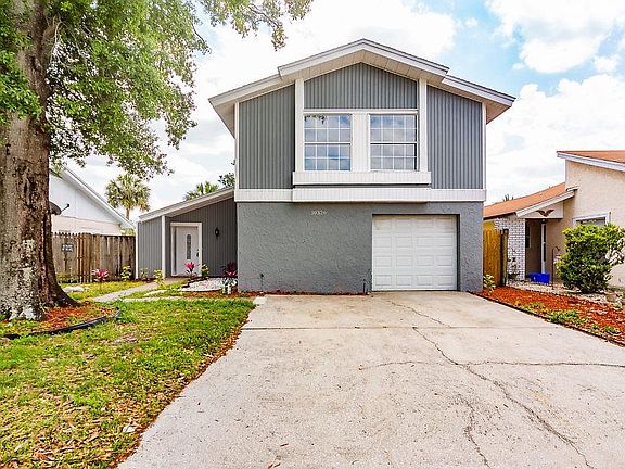 2nd image of 10326 Fernbrook Ln
