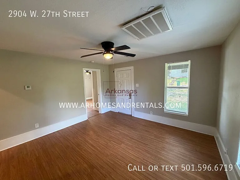 2904 W 27th St — Photo 2