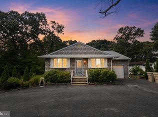 28 Cedar St, Bayville, NJ 08721