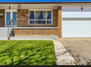 3291 Brandon Gate Dr, Mississauga, ON L4T 2G3