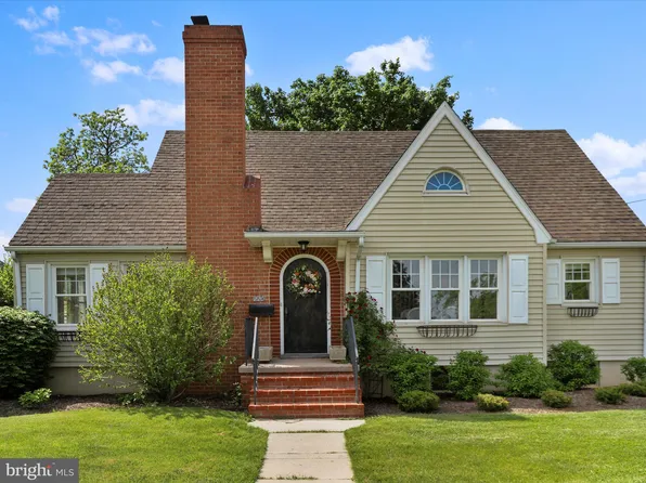 220 N Delaware Ave, Martinsburg, WV 25401