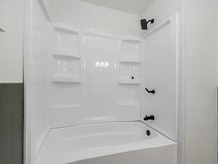 2316 S Barcliff Ave — Photo 2
