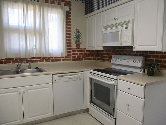 4th image of 3752 Tea Rose St. #3752