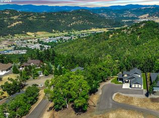 1062 Southridge Way, Roseburg, OR 97470