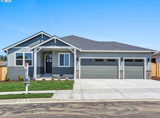 301 E Caribou Ct, La Center, WA 98629