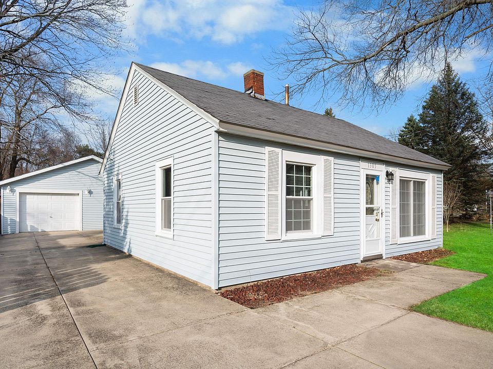 1305 W 32nd St, Holland, MI 49423 Zillow