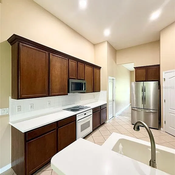 27202 Fordham Dr — Photo 7