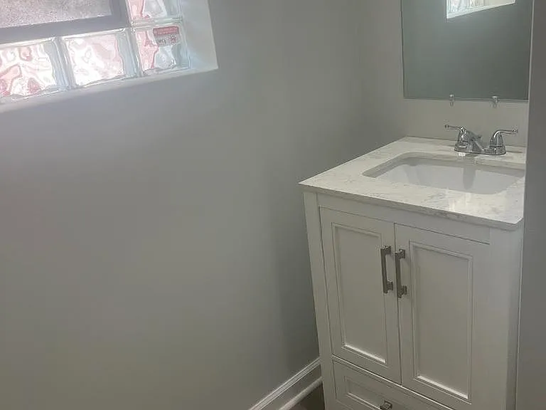 625 Dekalb St #1 — Photo 9