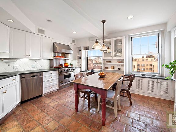 3rd image of 450 W End Ave APT 17A