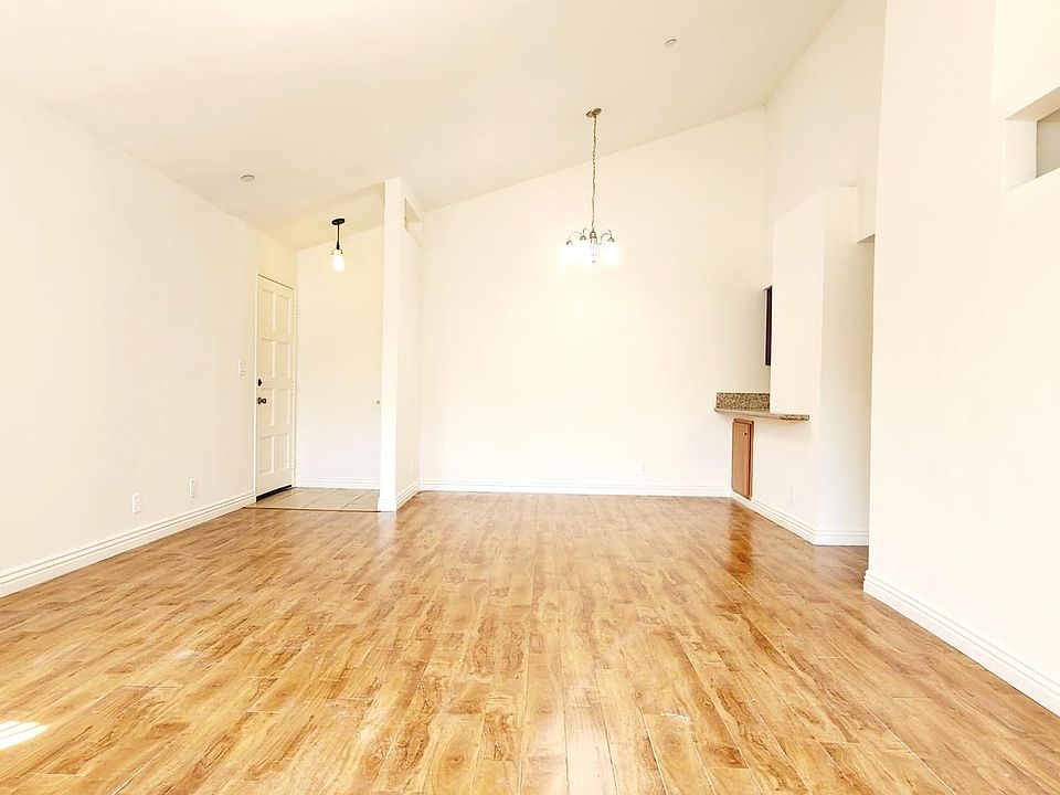 1st image of 1141 N Columbus Ave #3304